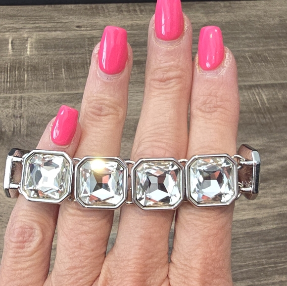 Chloe + Isabel Retro Glam‎ Square Cut Clear Crystals Bracelet Vintage - Picture 1 of 10